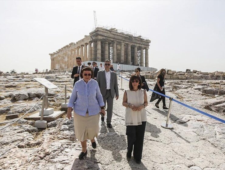 President marks International Museum Day with a visit to the Acropolis 11