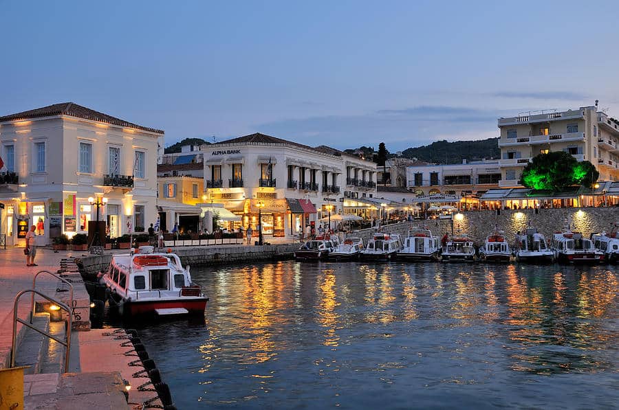 Greece reduces ferry prices in bid to attract tourists to islands 1