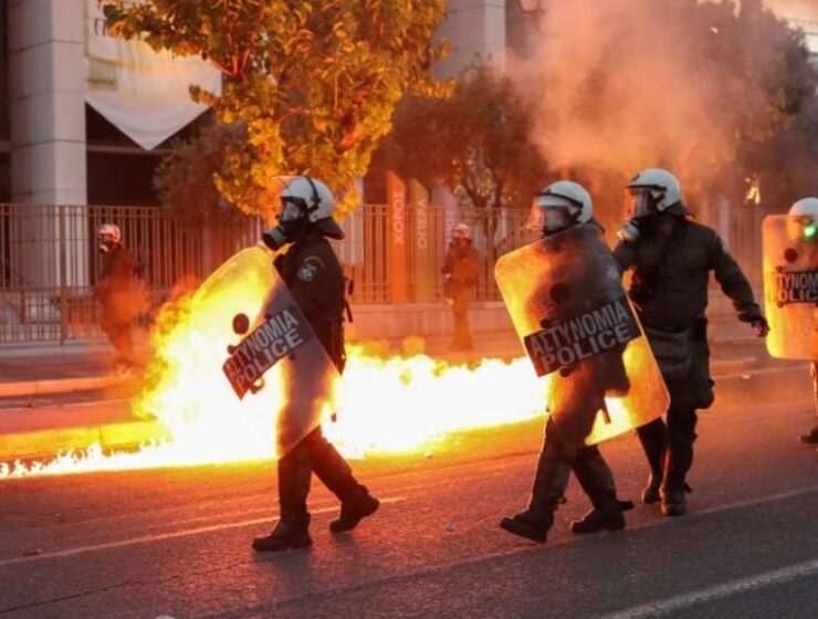 U.S. Embassy in Athens firebombed during protest over the death of George Floyd (VIDEO) 22