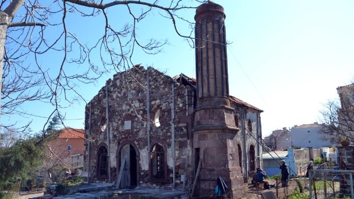 Turkish media reacts to governor's suggestion to suspend financing mosque restoration on Lesvos
