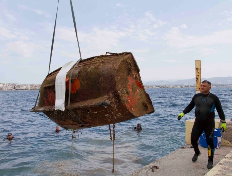 Underwater cleanup in Loutraki