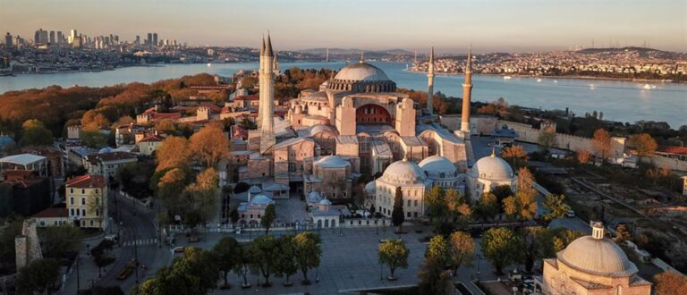 Turkey's top court will leave Hagia Sophia decision to Erdoğan, columnist says