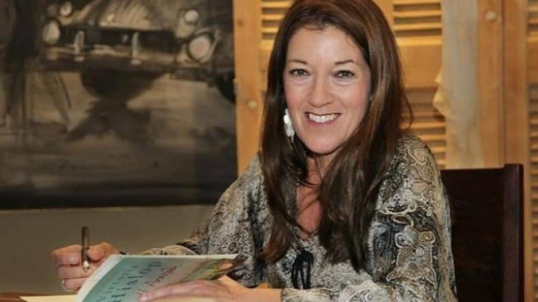 Bestselling author Victoria Hislop becomes honorary citizen of Greece