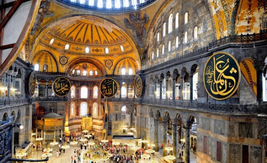 Greece urges Turkey to maintain the status of Hagia Sophia as a museum