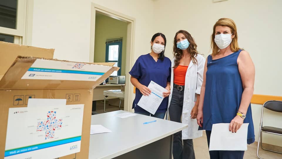 Alpha Bank continues to support medical centres on Greek islands