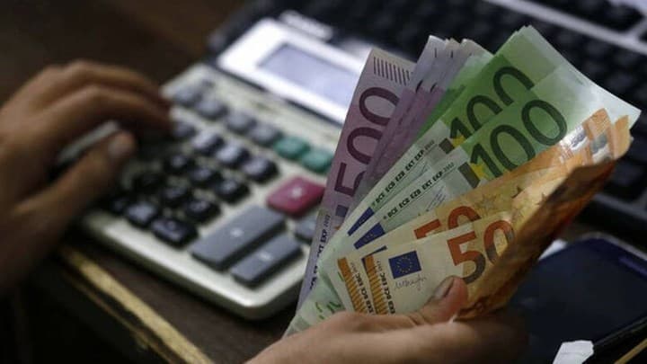 Greece introduces a single tax rate of 7%