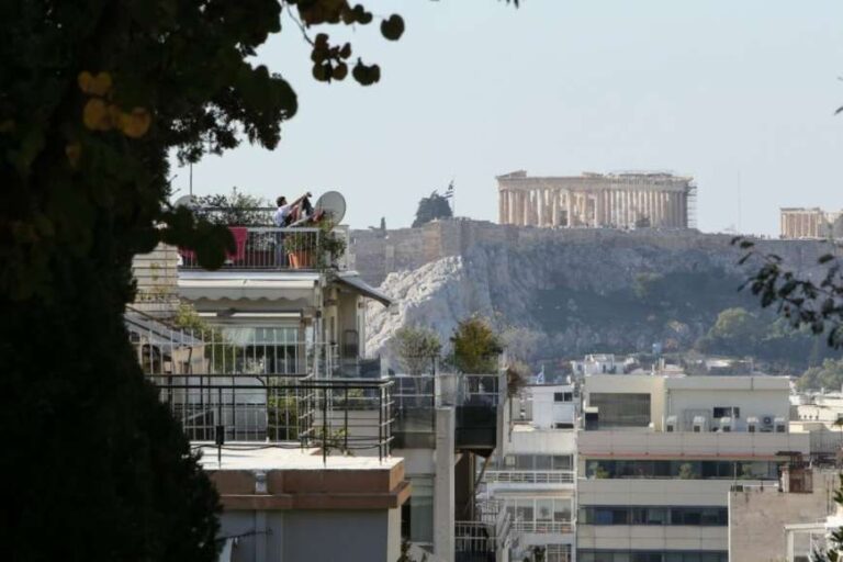 Greece plans to make buying property for foreigners easier