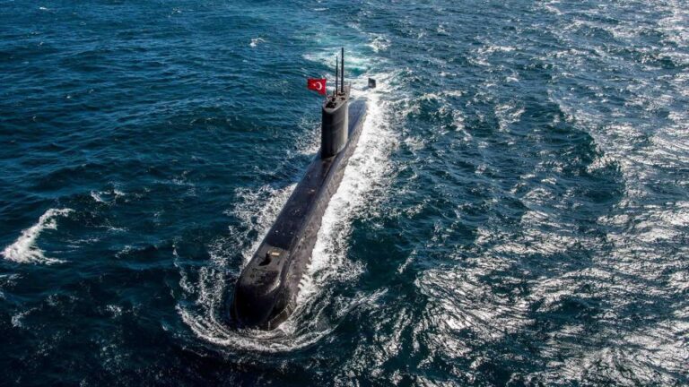 Aegean Tensions: Turkish submarine had difficult night surrounded by Greek helicopter & stealth submarine