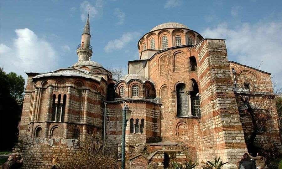 Ο Έλληνας Πρόεδρος, ο Αρχιεπίσκοπος των ΗΠΑ Ελπιδοφόρος και άλλοι ηγέτες εξέφρασαν τη λύπη τους για την απόφαση της Τουρκίας να μετατρέψει την ιστορική εκκλησία της Χώρας σε τζαμί.