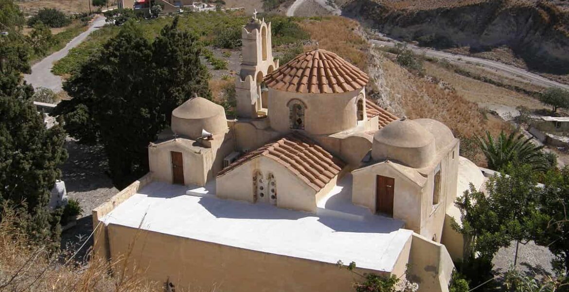 The oldest church in Santorini, Panagia Episkopi