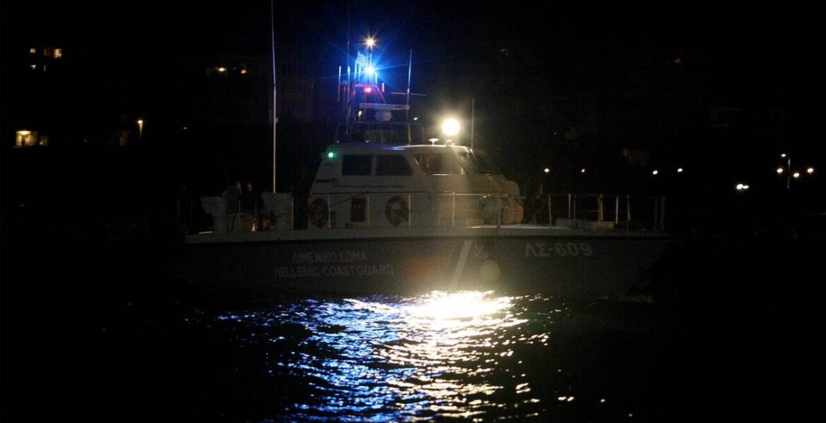 Greek coast guard rescues 92 migrants at sea