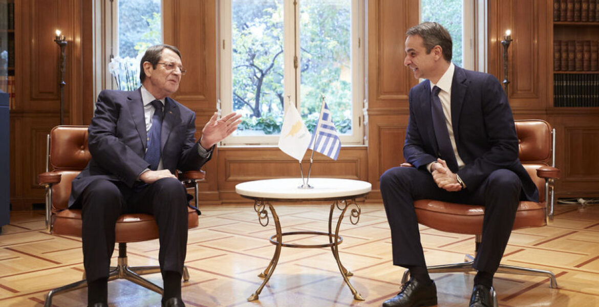 Greek Prime Minister and Cypriot President discuss Turkish provocations