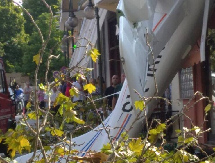 Small plane crashes in northern Greek village 1