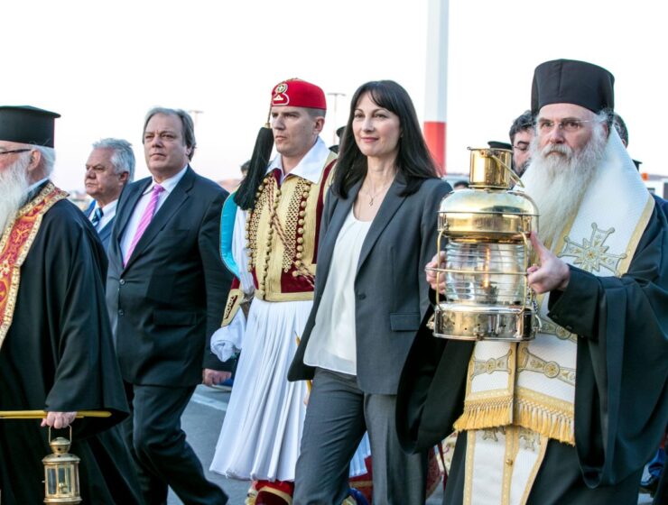 The Holy Flame arrived in Athens
