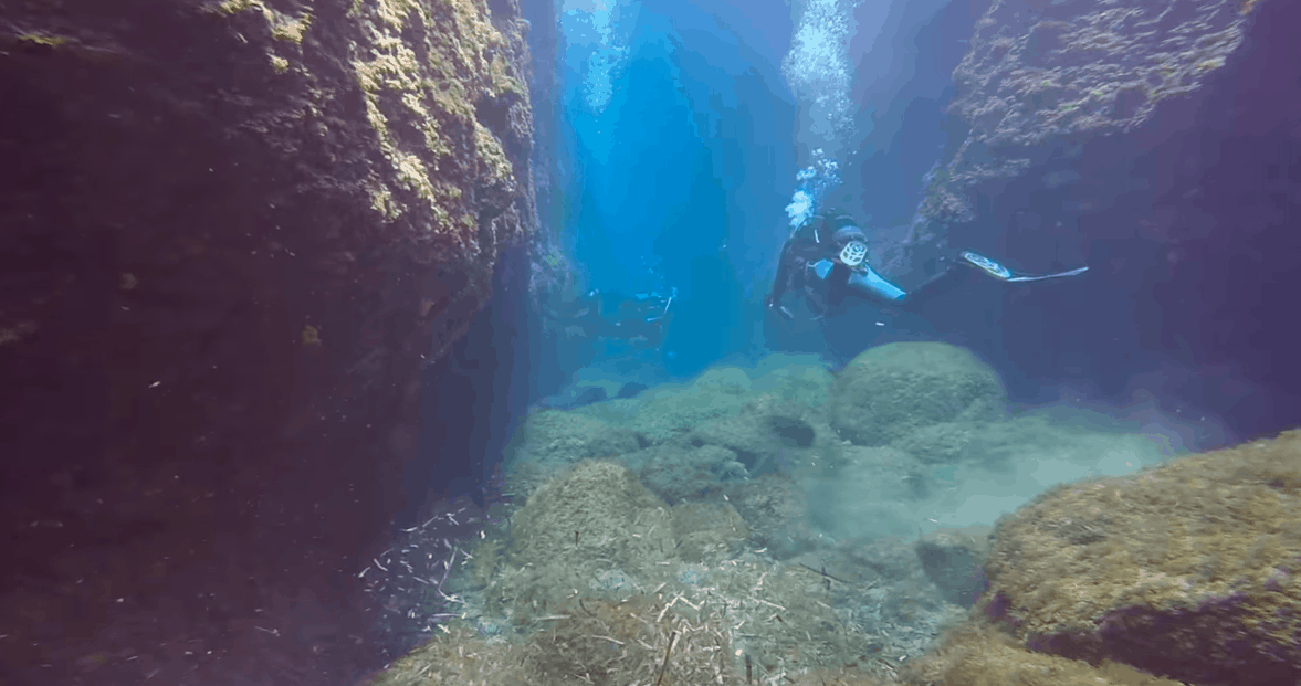diving spots in Greece