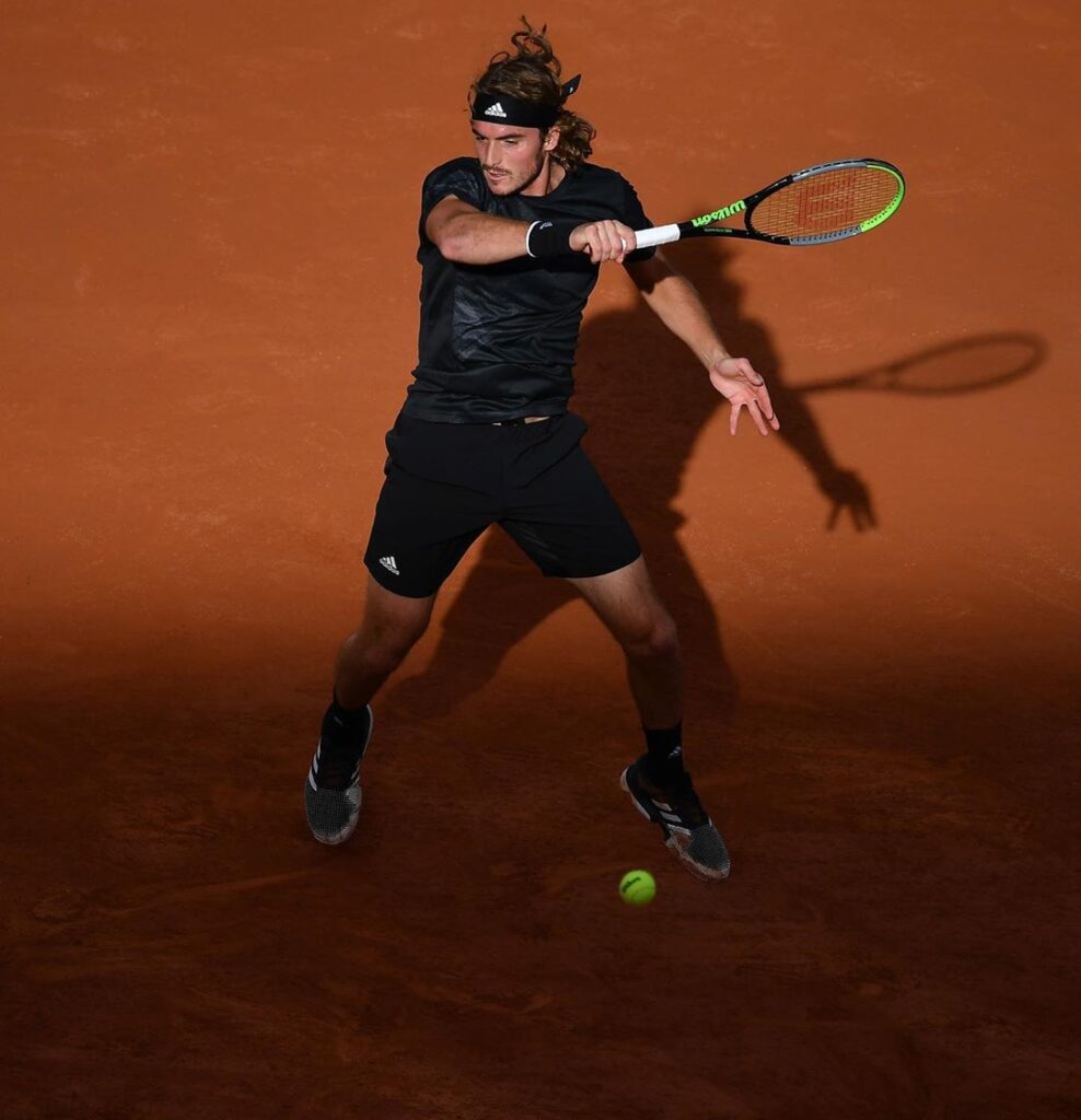 Stefanos Tsitsipas gives it his all at the French Open semis