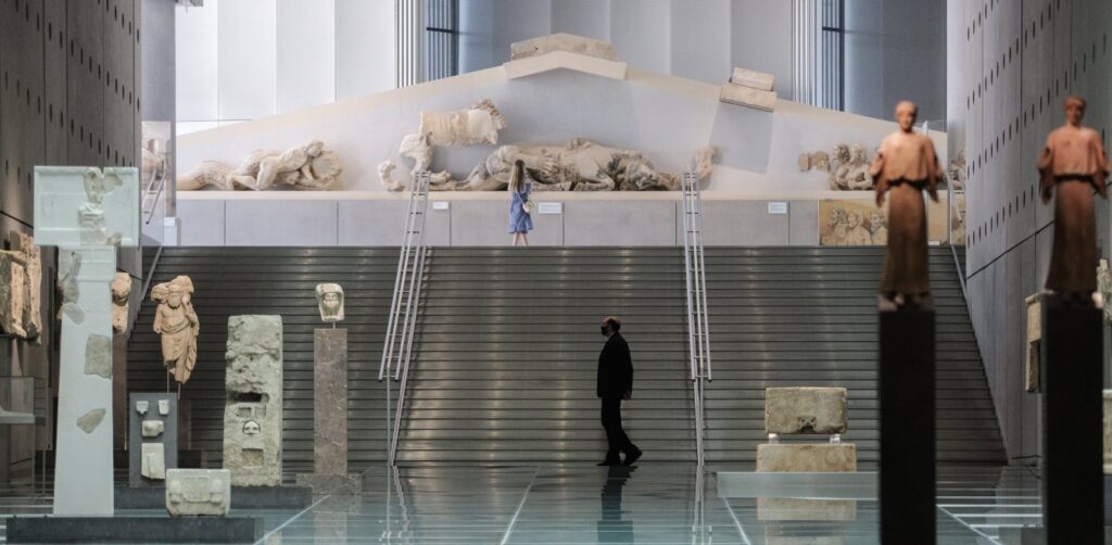 Museum attendance in Greece plummets