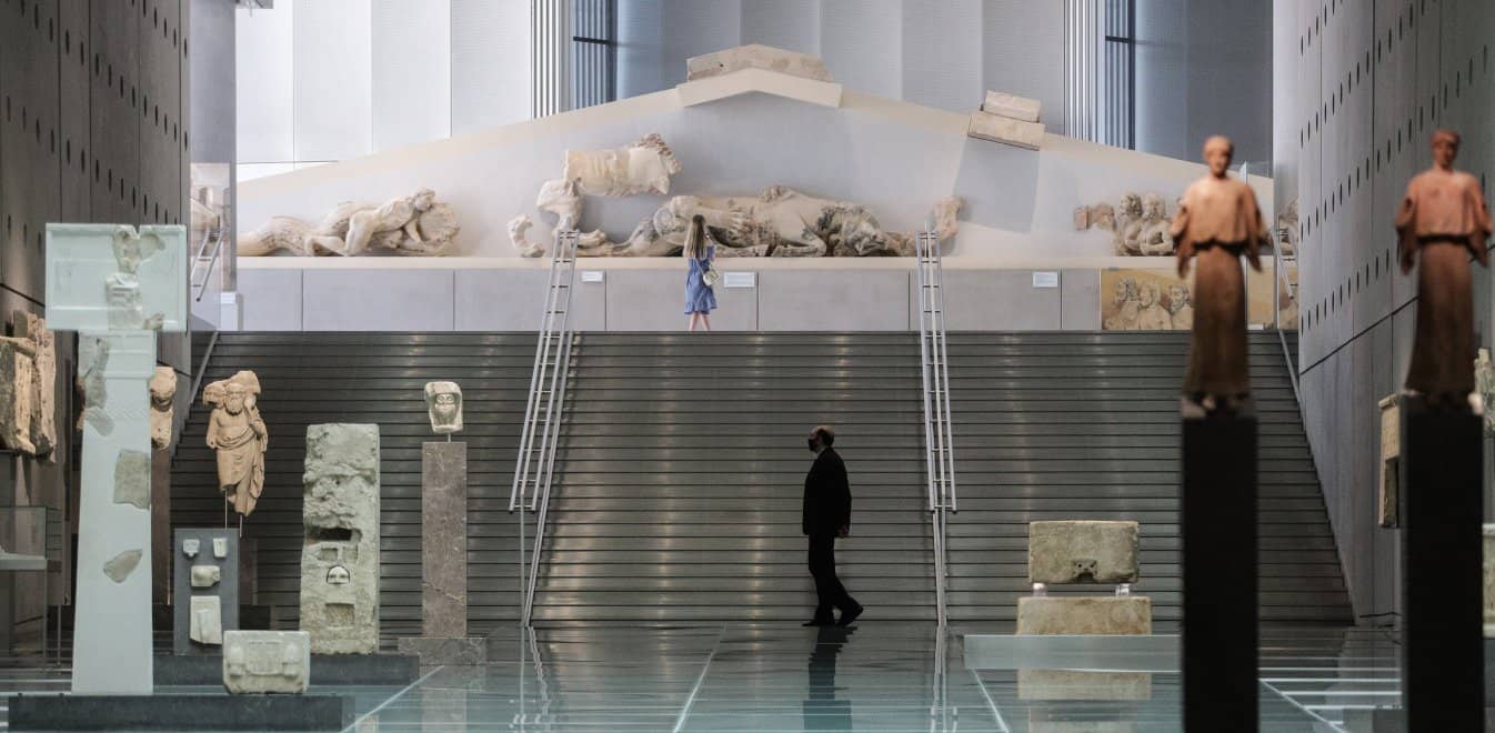 Museum attendance in Greece plummets