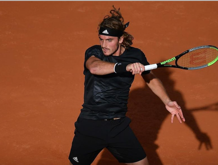Stefanos Tsitsipas gives it his all at the French Open semis