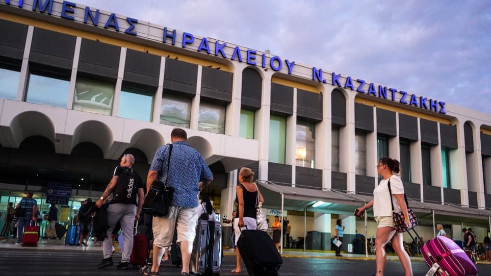 Greece extends NOTAM for passengers from Russia until October 12