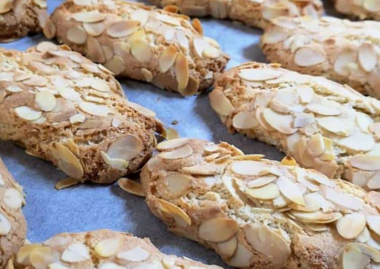 Amigthalota- Greek Almond Biscuits Recipe