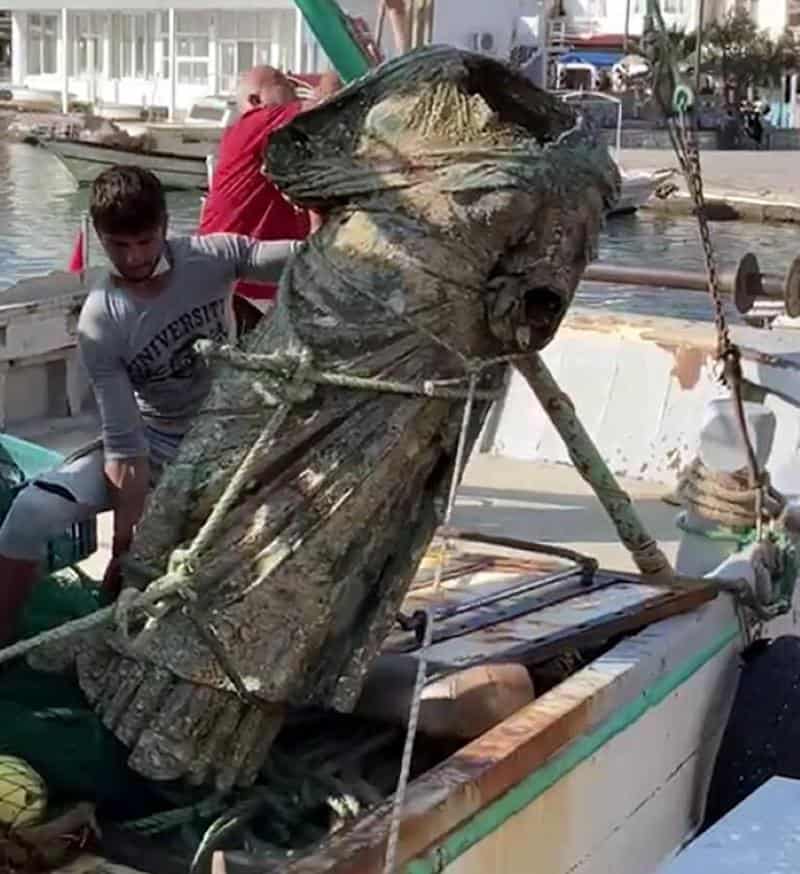 Turkish fishermen discover a 300kg bronze statue.