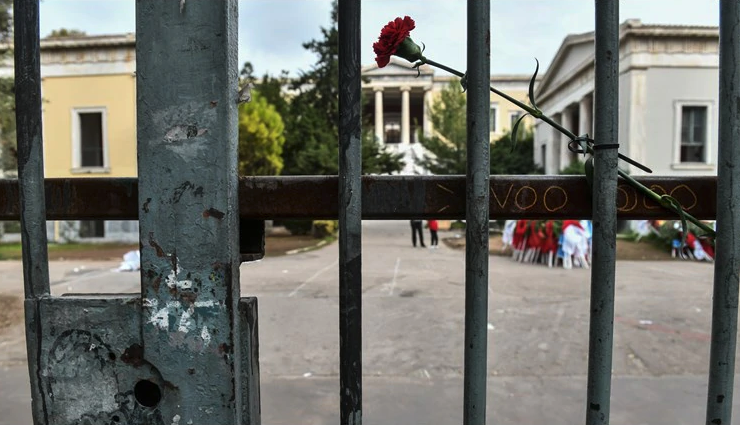 Greece bans public gatherings