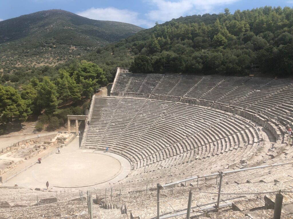 Estudo mostra que o Ancient Theatre of Epidaurus é o mais perfeito do mundo em termos de estética e acústica 1
