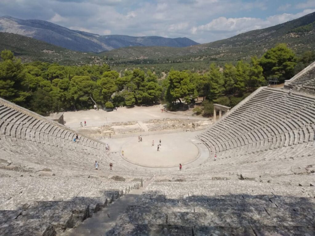 Estudo mostra que o Ancient Theatre of Epidaurus é o mais perfeito do mundo em termos de estética e acústica 2