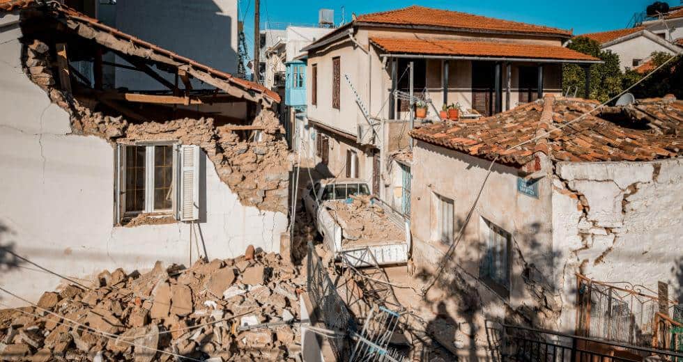 300 buildings in Samos deemed uninhabitable or unsafe following quake