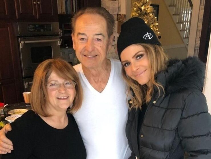 Maria Menounos reveals both her parents are in hospital battling covid-19