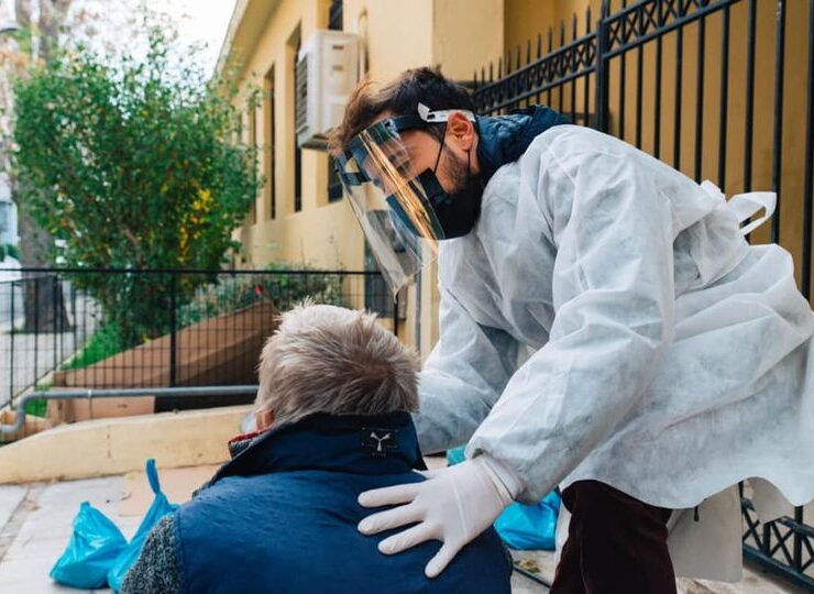 Municipality of Athens takes the lead in helping the homeless amid cold and covid-19 pandemic