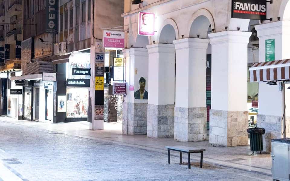 Graffiti cleaned off buildings on Athens’ famous Ermou