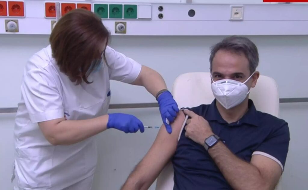 Breaking news Prime minister, president and chief scientist receive vaccine against coronavirus virus (Video)