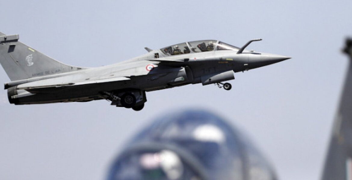 greek weapon Greece to pay €2 billion for the purchase of 18 French-made Rafale fighter jets