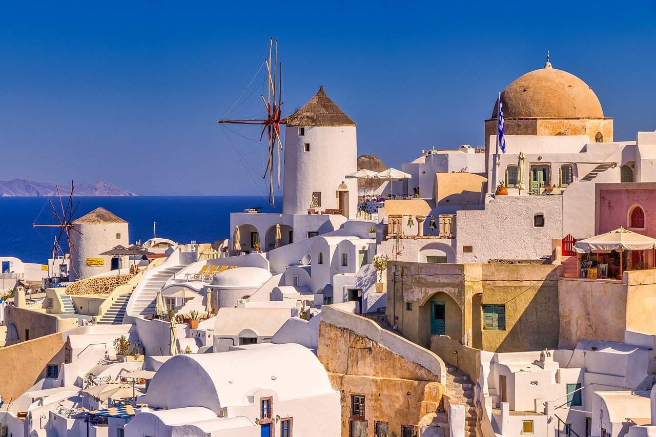 Santorini named the “Best Island in Europe”