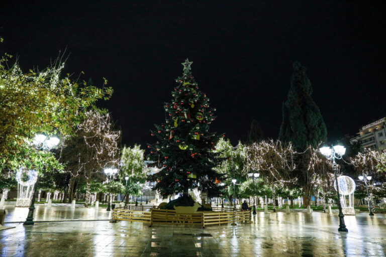 Syntagma Square lights up for Christmas