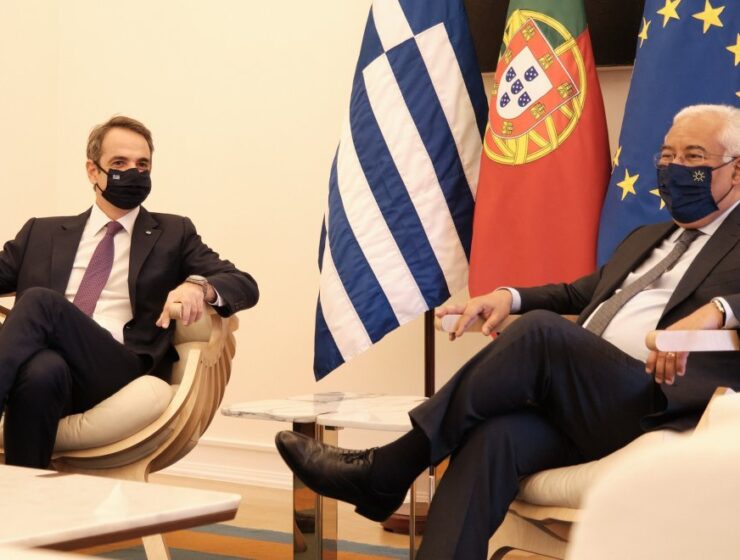 Greek Prime Minister Kyriakos Mitsotakis with his Portuguese counterpart António Costa.