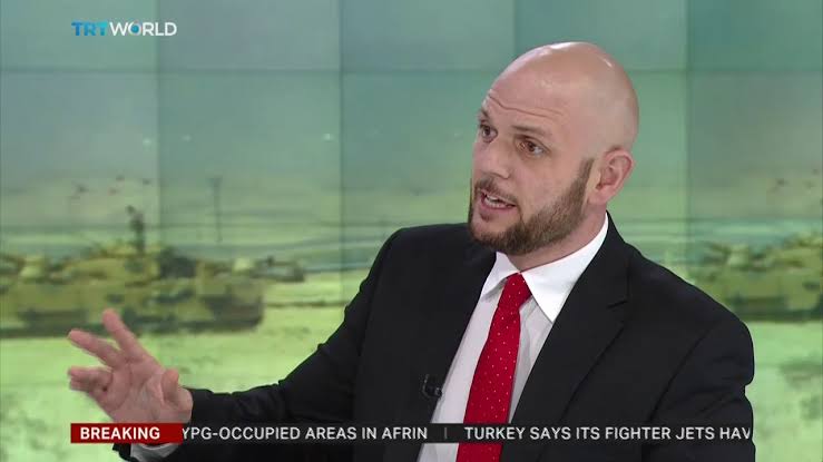 TRT World Editor στον καθηγητή Μιχαηλίδη: Πρέπει να ευχαριστήσετε την Τουρκία για την προστασία της Ελλάδας