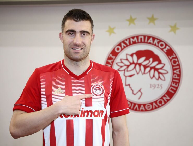 Greek defender Sokratis Papastathopoulos joins Olympiacos