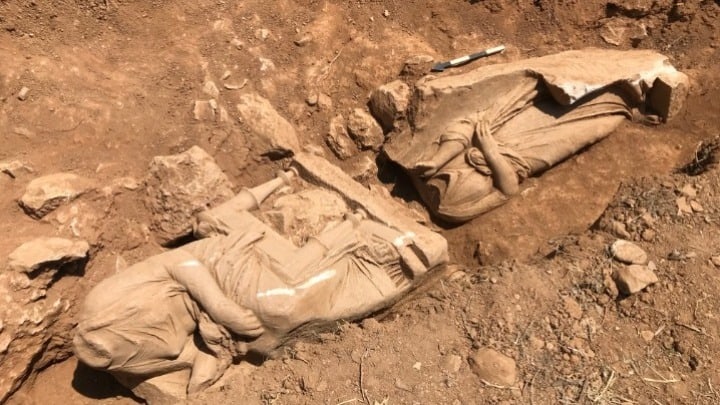 Fine funerary sculptures