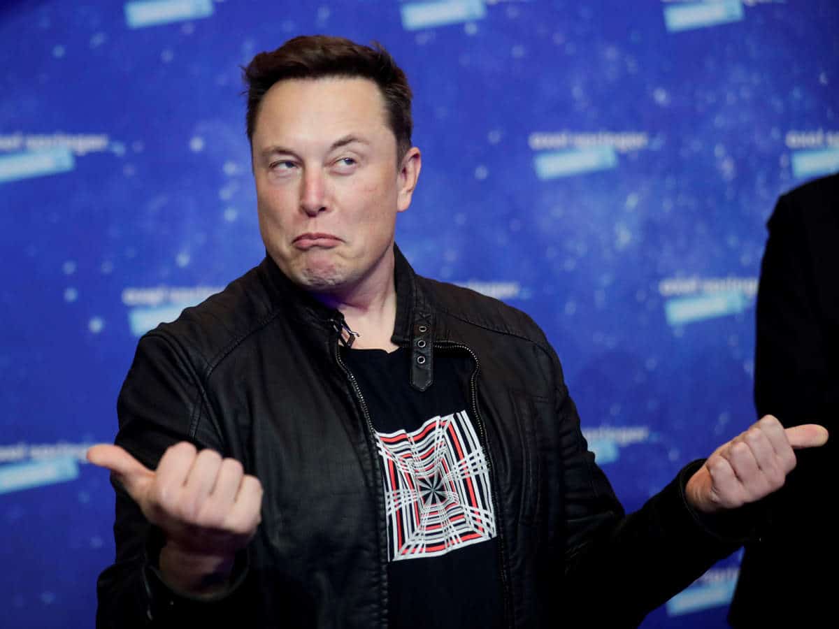 When does Elon Musk's satellite internet come to Greece? 1
