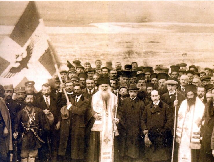 Picture of the official declaration of Northern Epirote Independence in Gjirokastër (1 March 1914).