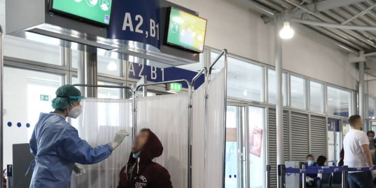Rapid test compulsory for passengers entering Greece from the UK and UAE