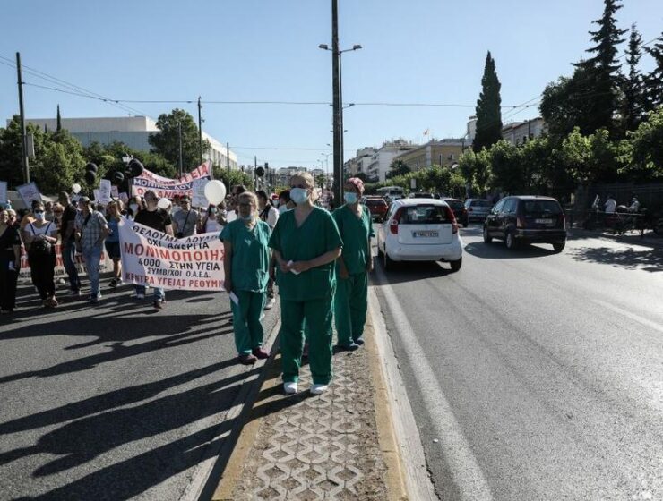Doctors protest ‘suffocating’ conditions in Covid-19 wards