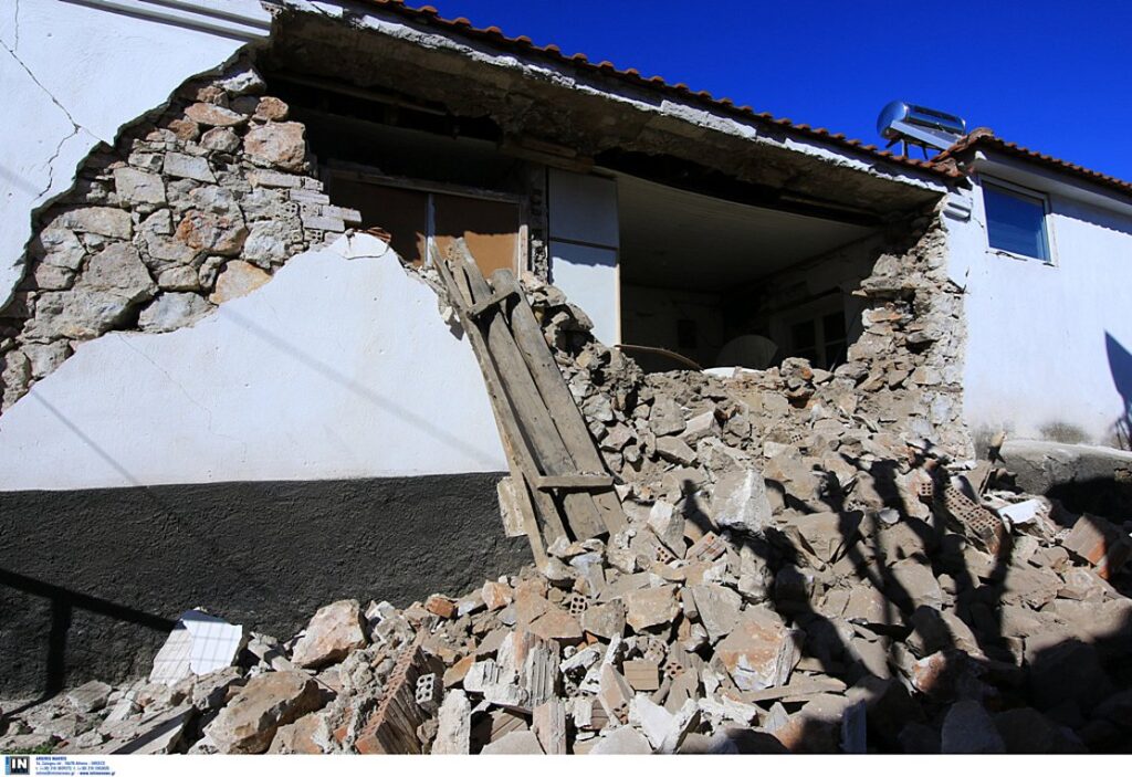 School principal saves 63 students during earthquake