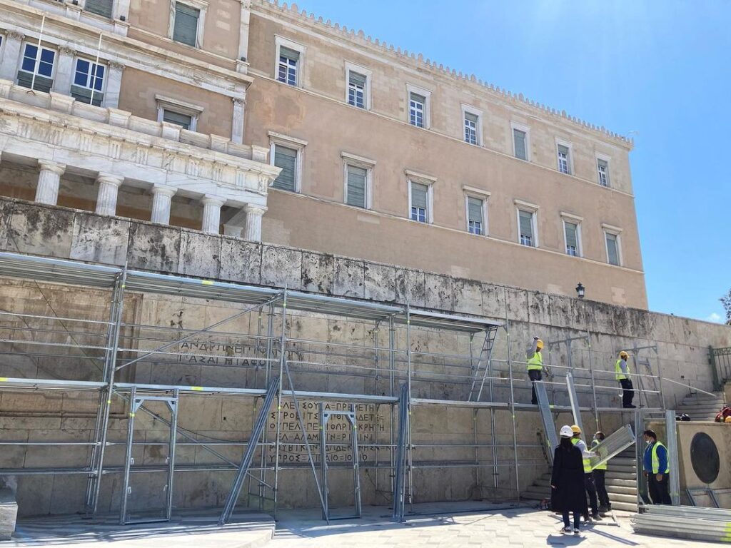 Maintenance works at the Tomb of the Unknown Soldier in Athens