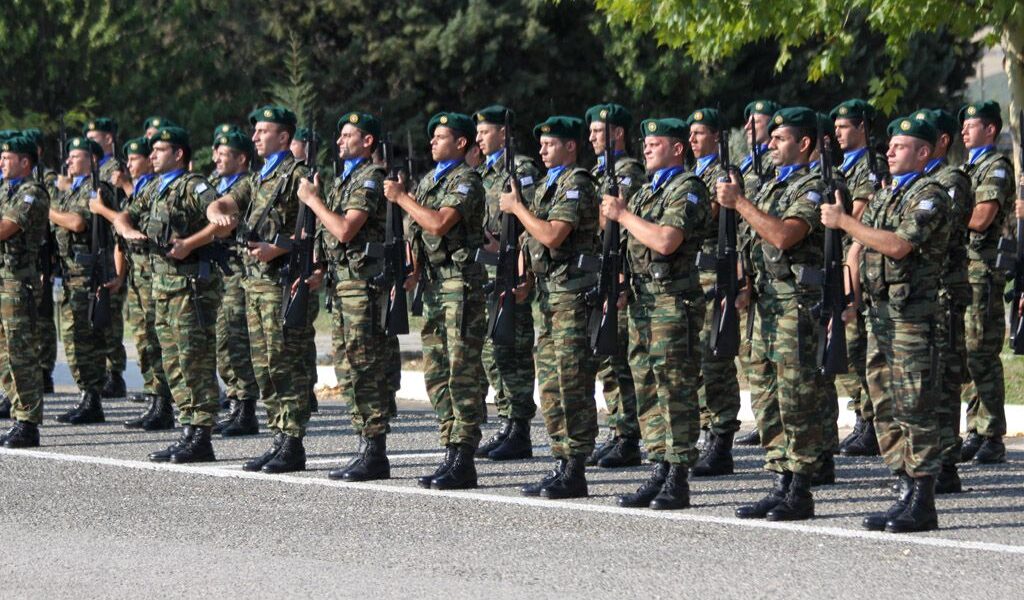 Greek army professional soldiers