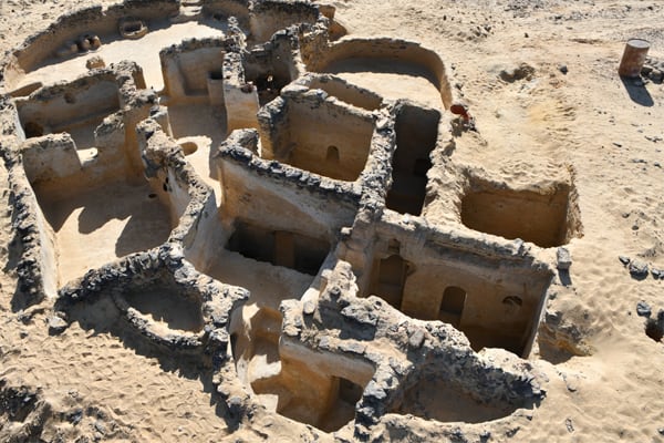 Οι αρχαιολόγοι έχουν ανακαλύψει τα ερείπια μιας εκκλησίας με ελληνικές επιγραφές στην Αίγυπτο.