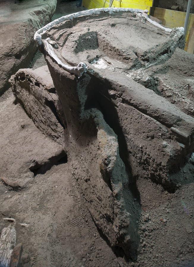 Ancient ceremonial chariot links Thrace with Pompeii
